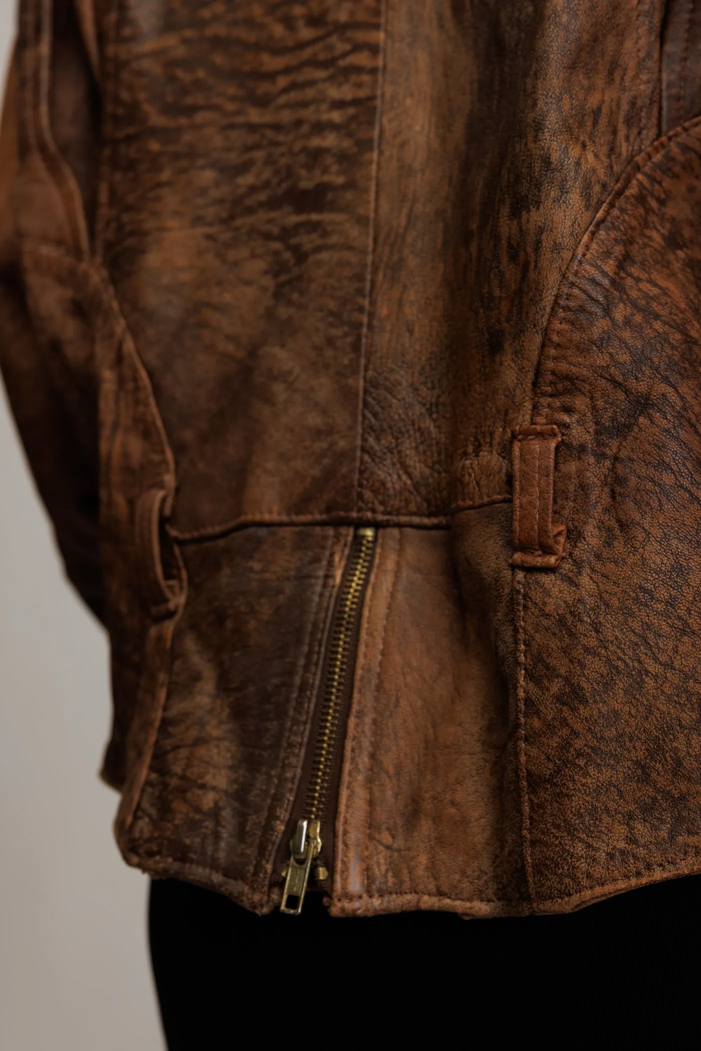 80's Distressed Leather Bomber Jacket M/L